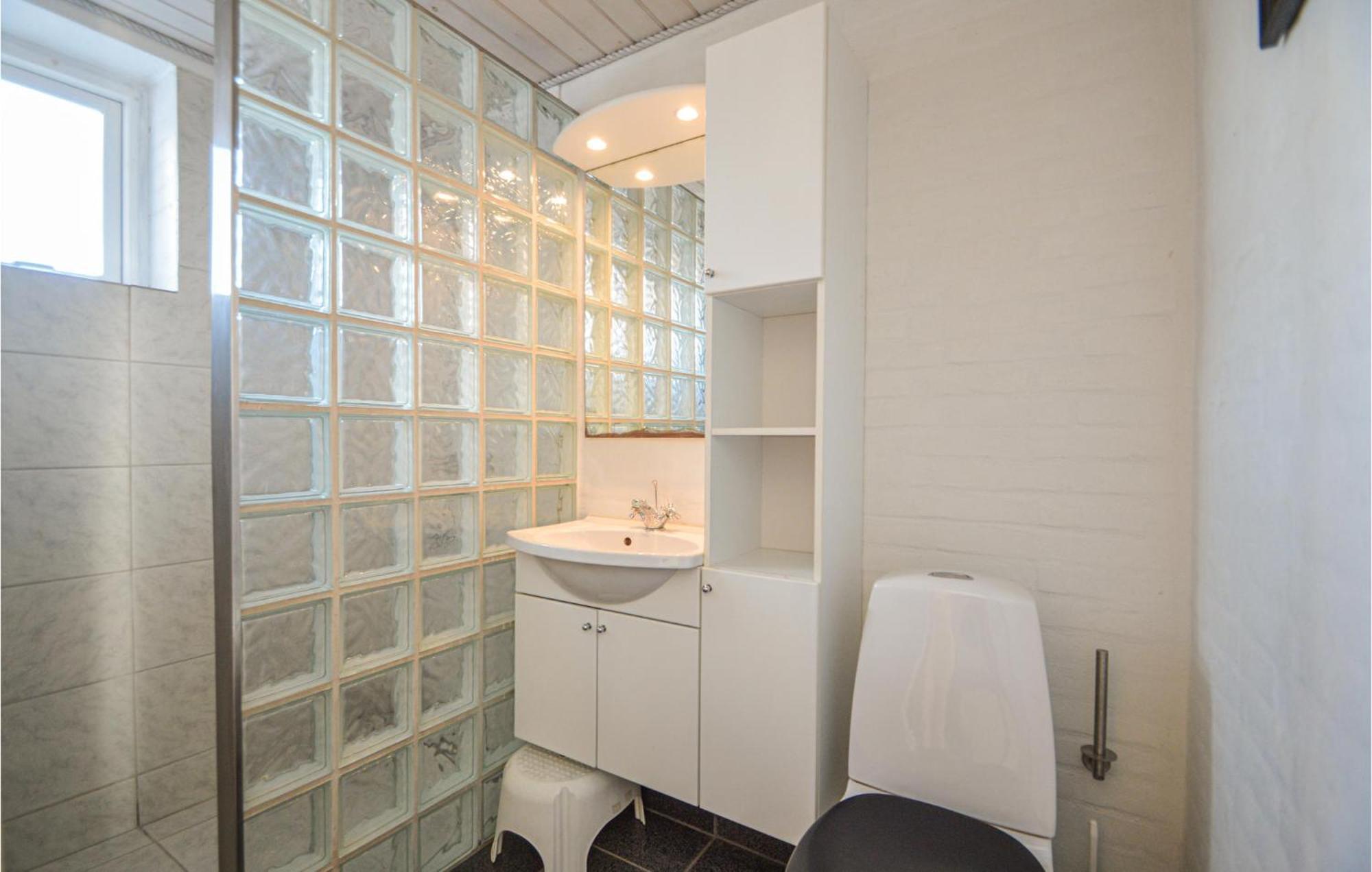 Awesome Home In Bredebro With Kitchen Ballum Luaran gambar