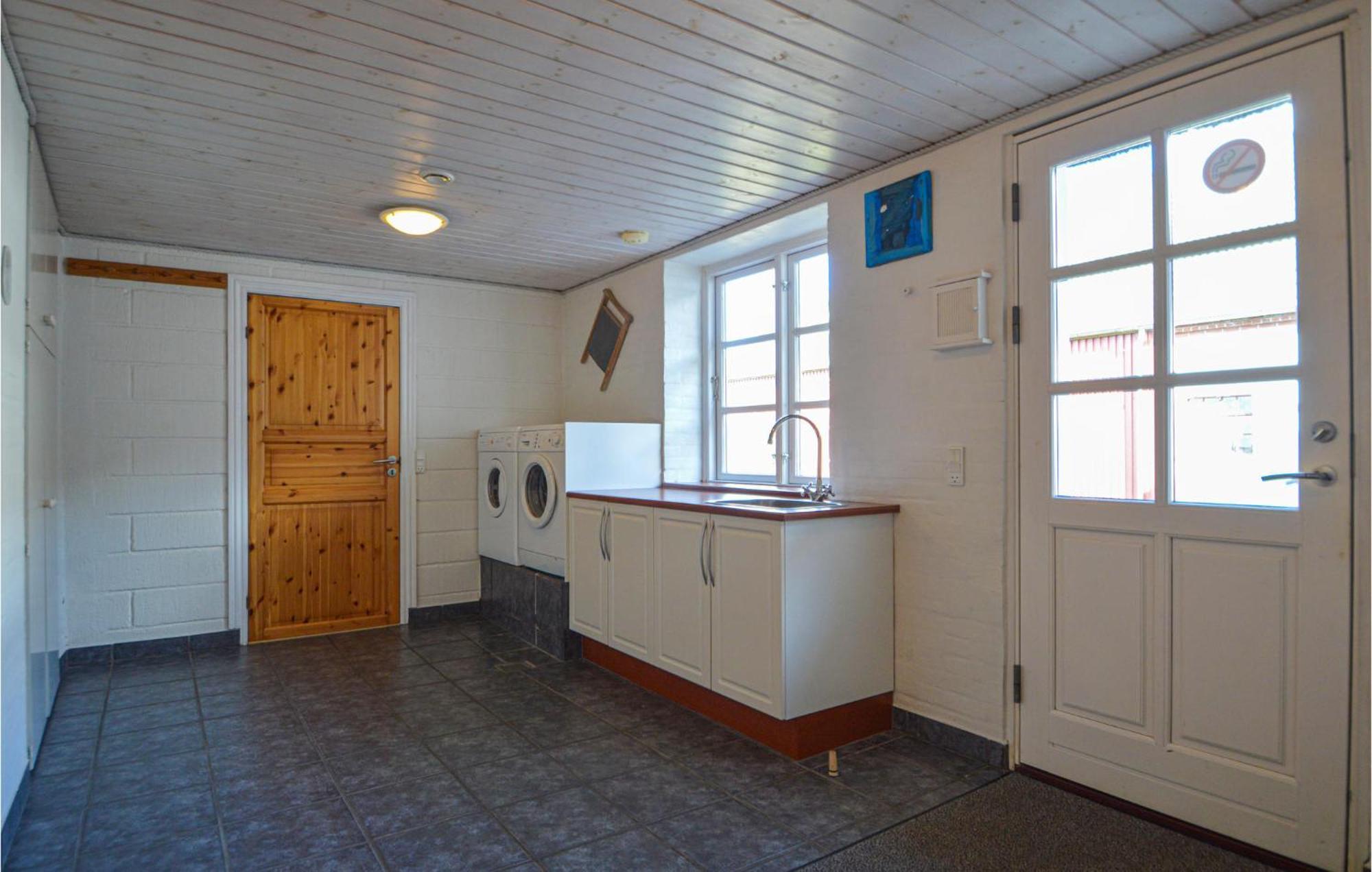 Awesome Home In Bredebro With Kitchen Ballum Luaran gambar