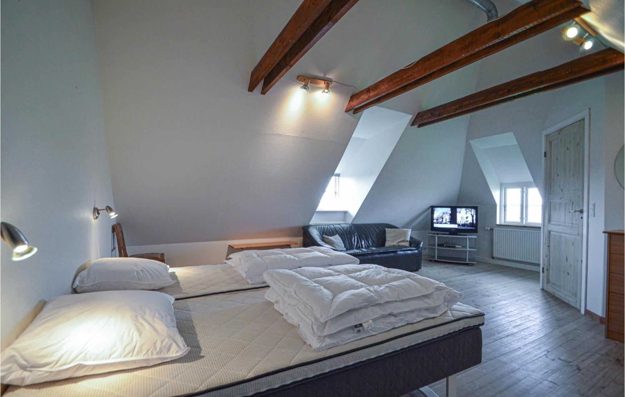 Awesome Home In Bredebro With Kitchen Ballum Luaran gambar