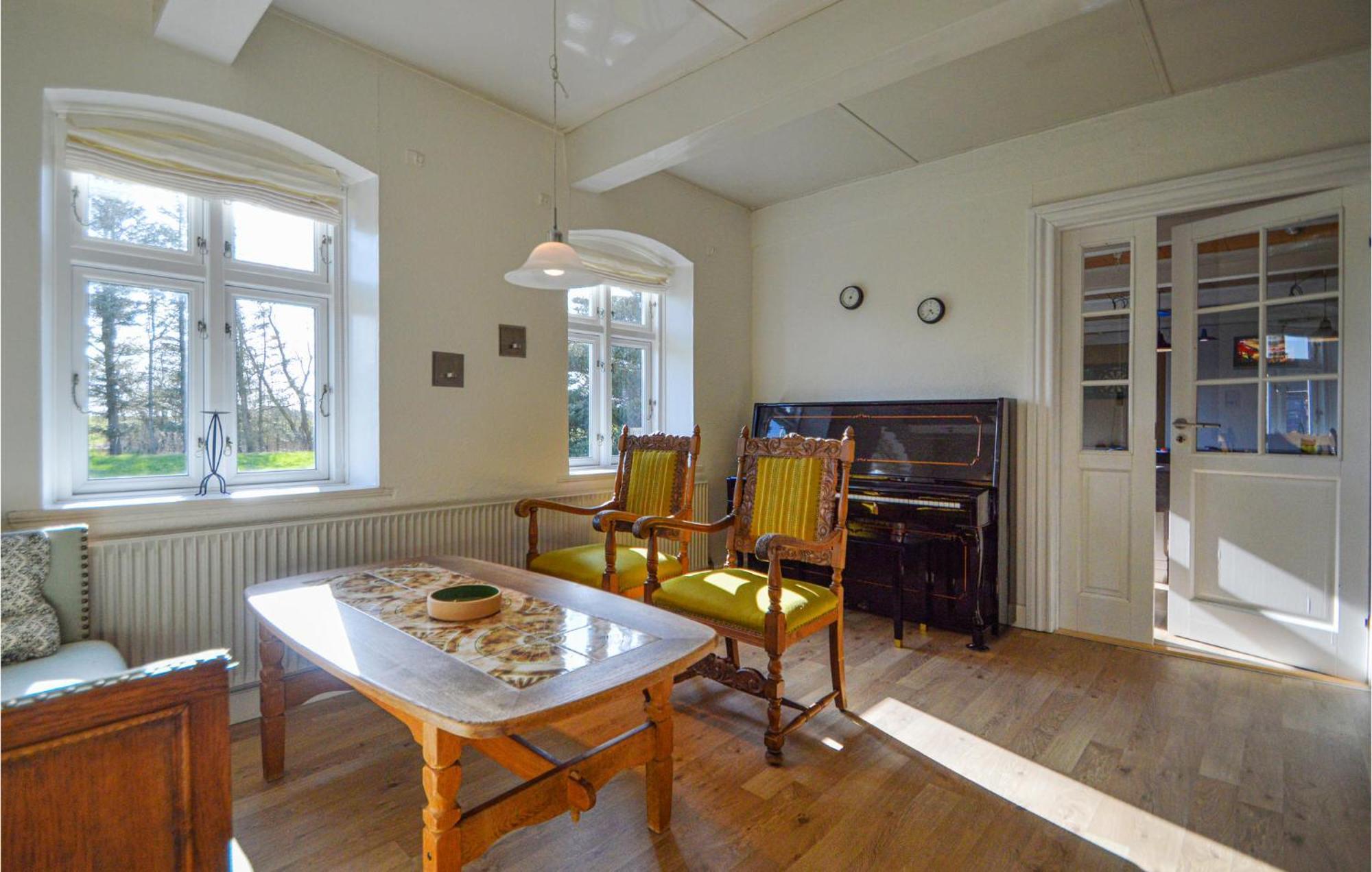 Awesome Home In Bredebro With Kitchen Ballum Luaran gambar