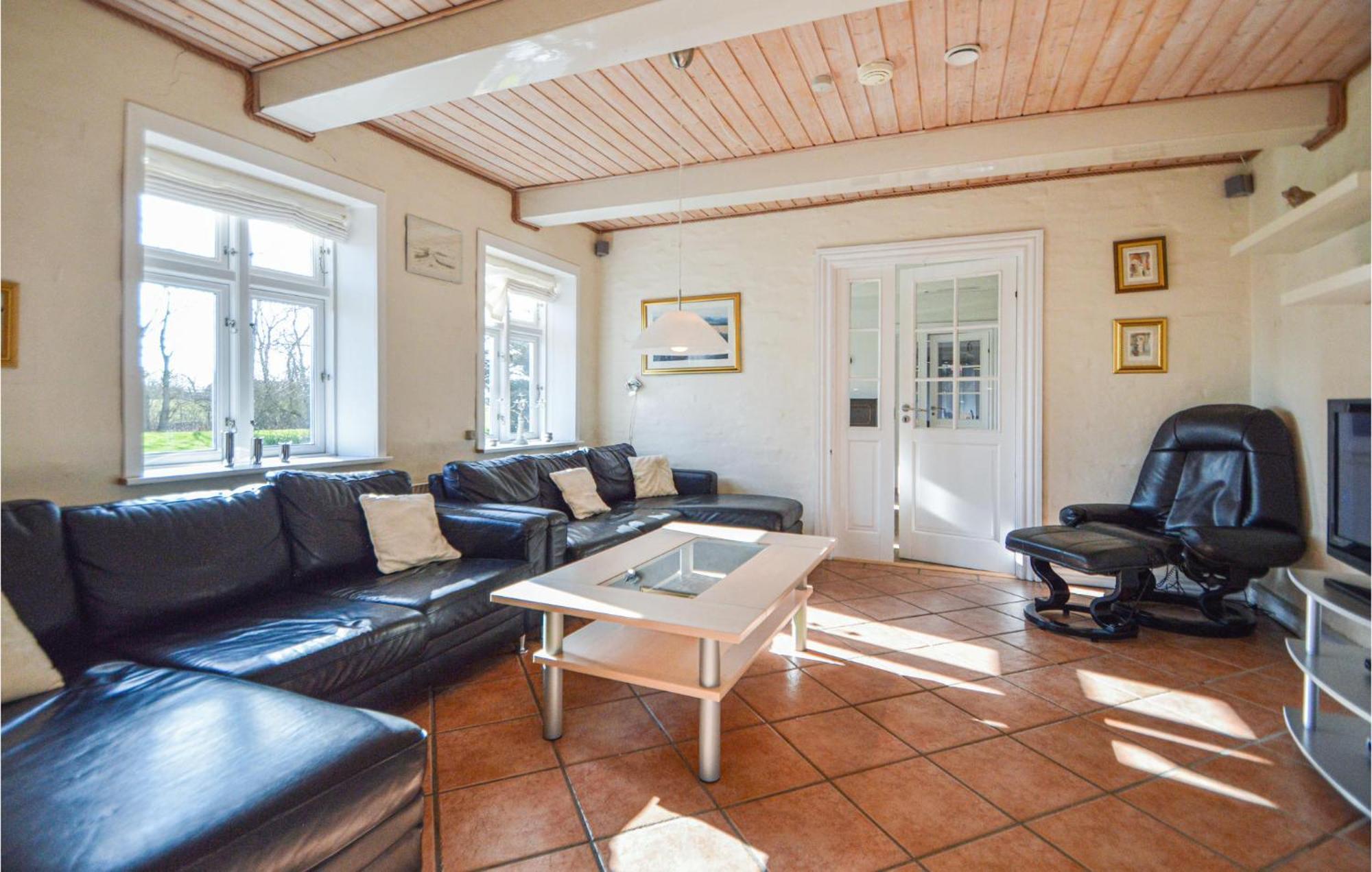 Awesome Home In Bredebro With Kitchen Ballum Luaran gambar