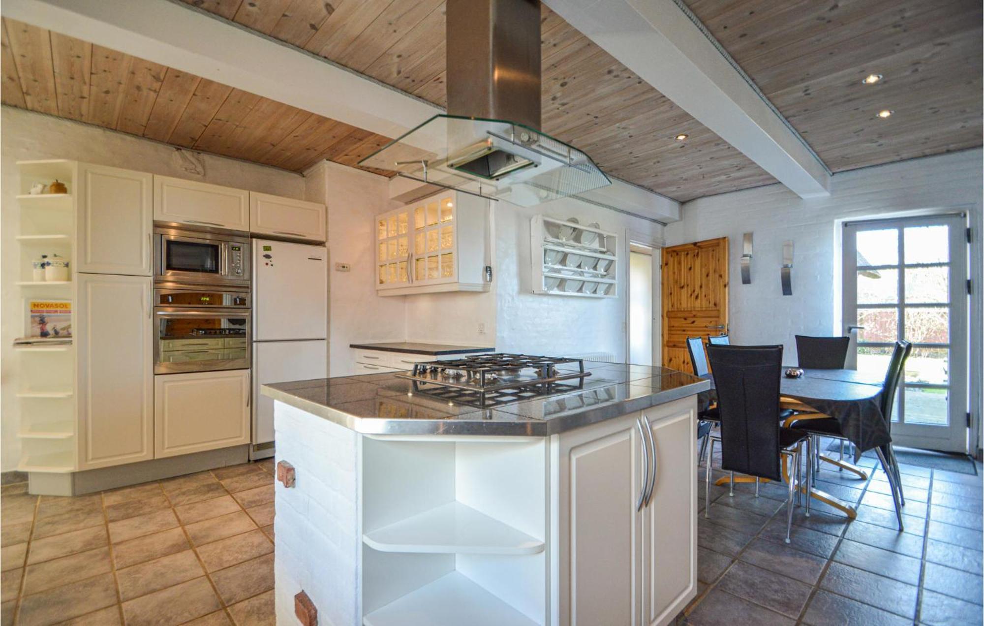 Awesome Home In Bredebro With Kitchen Ballum Luaran gambar