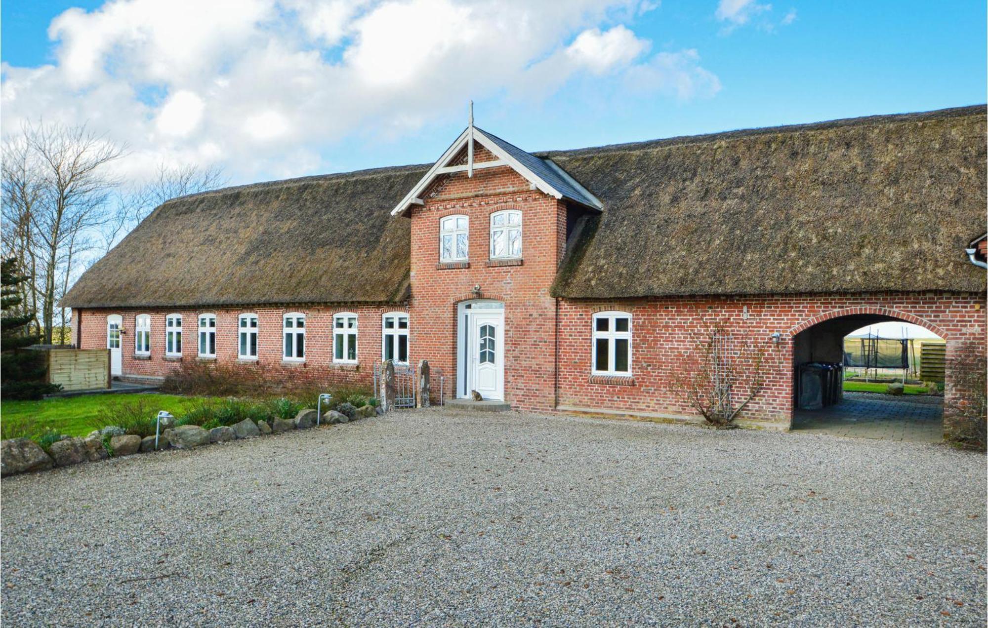 Awesome Home In Bredebro With Kitchen Ballum Luaran gambar